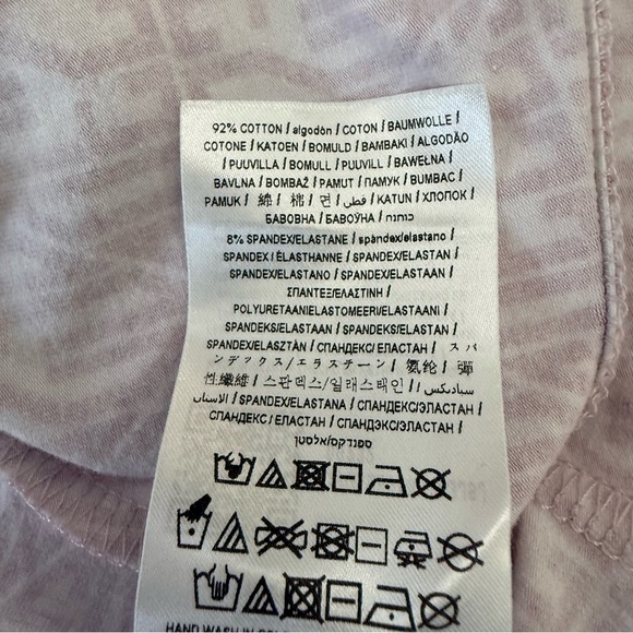 Guess Bodysuit Size XS NWT Guess Spell out Logo Print - Picture 5 of 5